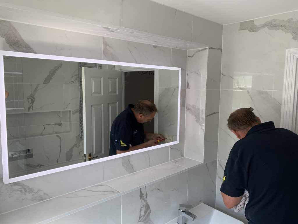 3flo team fixing bathroom